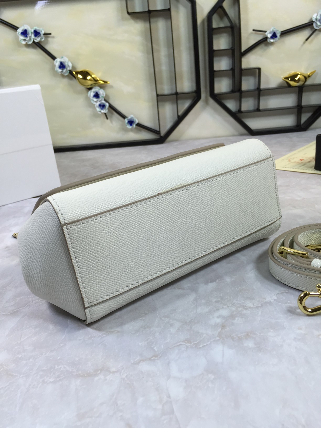 小号高端货Dolce&Gabbana杜嘉班纳斜挎女包细腻手工制造经典款纯色百搭众多明星的最爱可斜挎配镜子