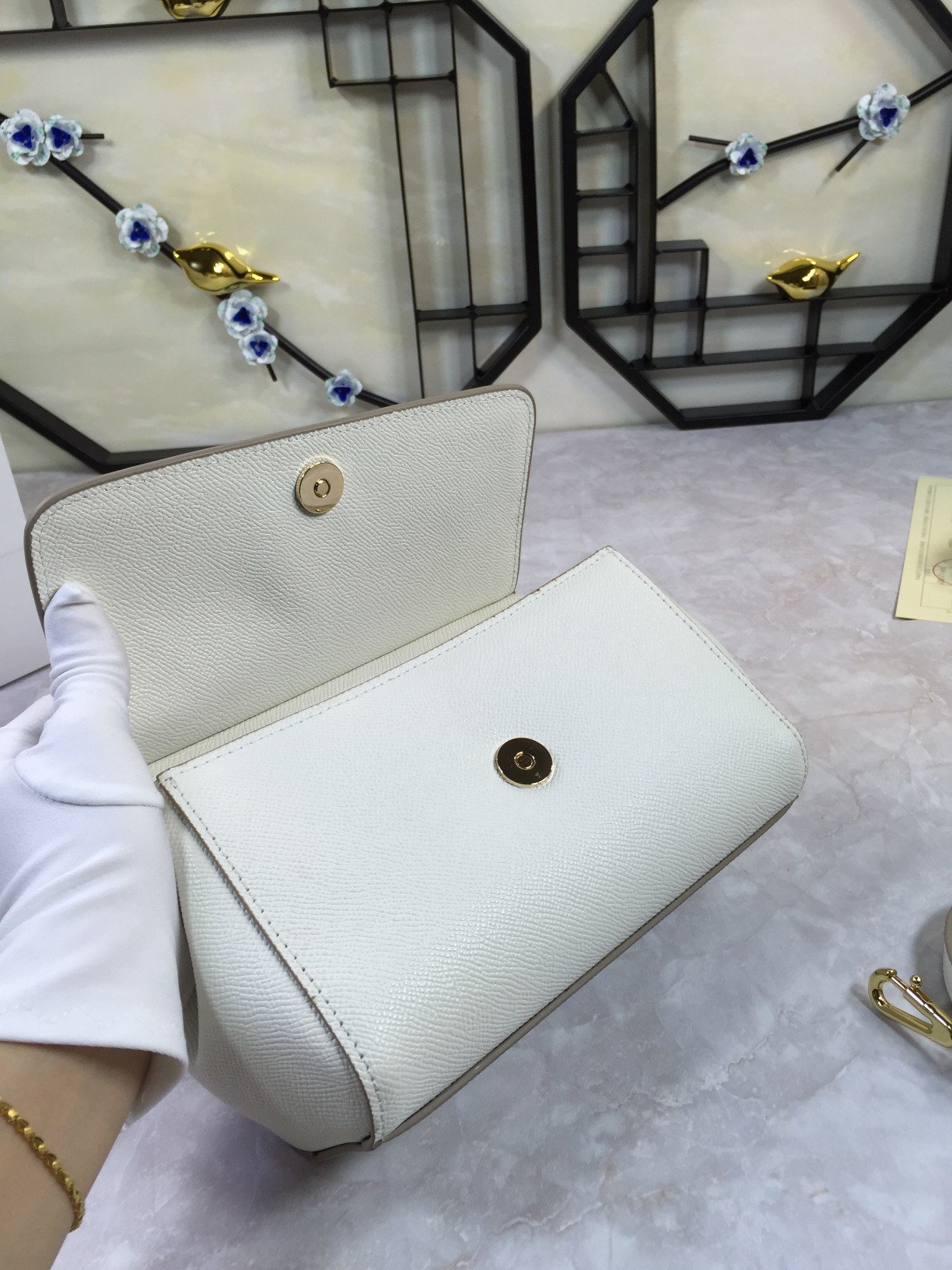 小号高端货Dolce&Gabbana杜嘉班纳斜挎女包细腻手工制造经典款纯色百搭众多明星的最爱可斜挎配镜子