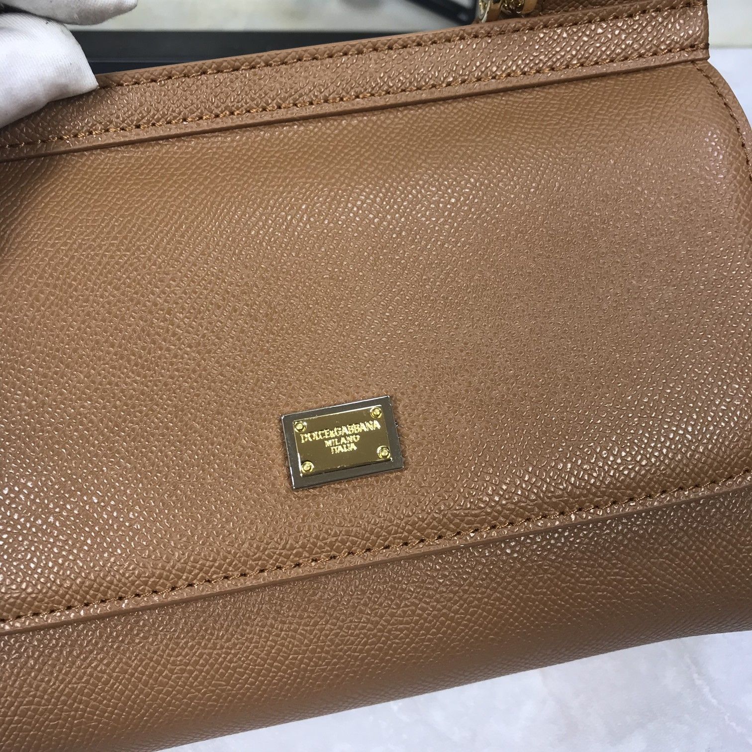 小号高端货Dolce&Gabbana杜嘉班纳斜挎女包细腻手工制造经典款纯色百搭众多明星的最爱可斜挎配镜子