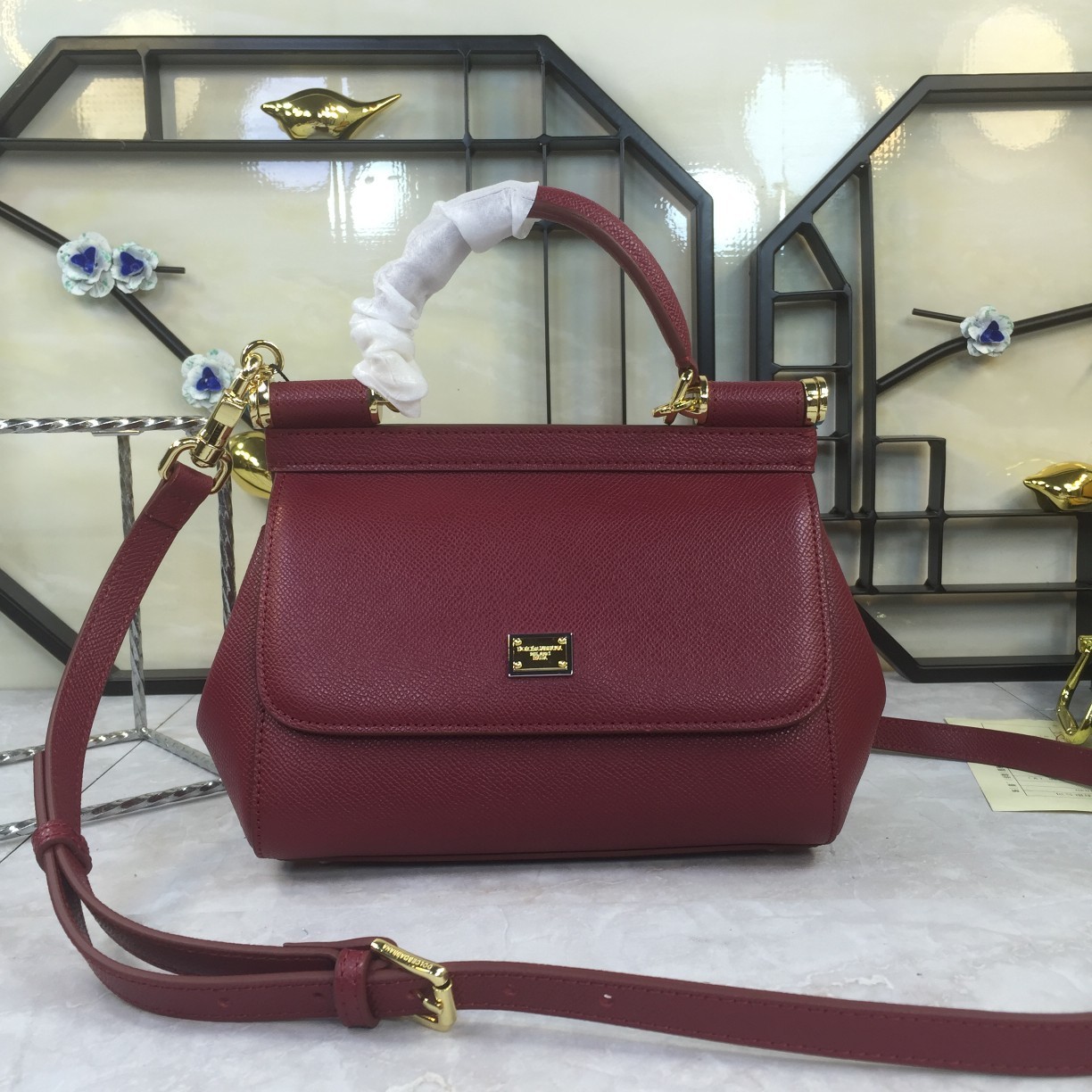 小号高端货Dolce&Gabbana杜嘉班纳斜挎女包细腻手工制造经典款纯色百搭众多明星的最爱可斜挎配镜子