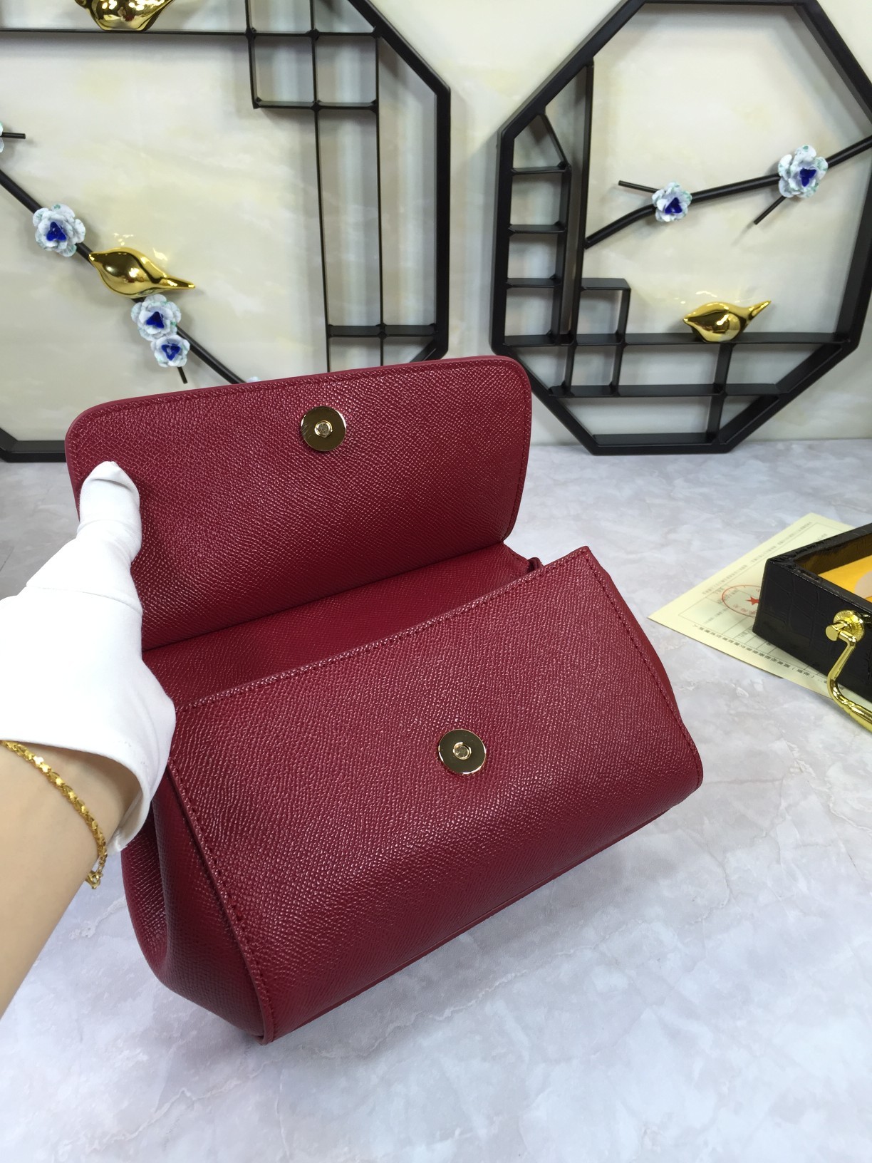 小号高端货Dolce&Gabbana杜嘉班纳斜挎女包细腻手工制造经典款纯色百搭众多明星的最爱可斜挎配镜子