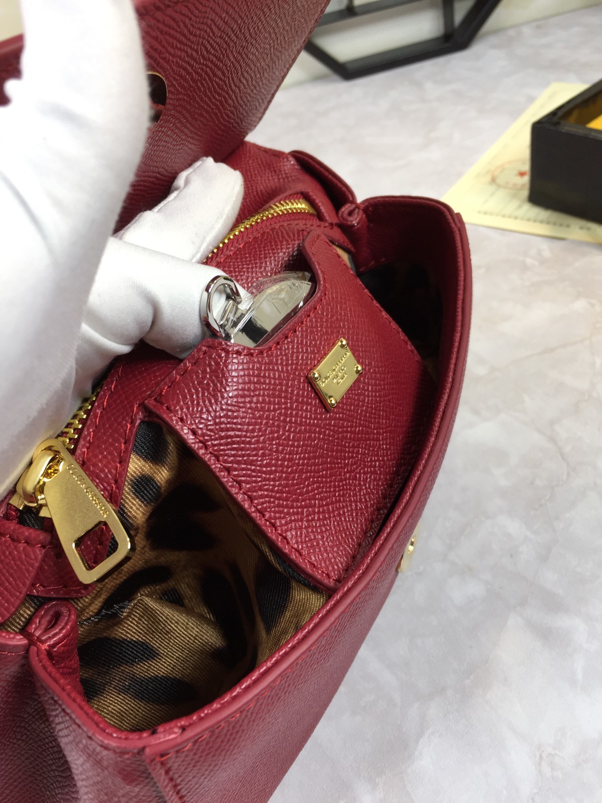 小号高端货Dolce&Gabbana杜嘉班纳斜挎女包细腻手工制造经典款纯色百搭众多明星的最爱可斜挎配镜子