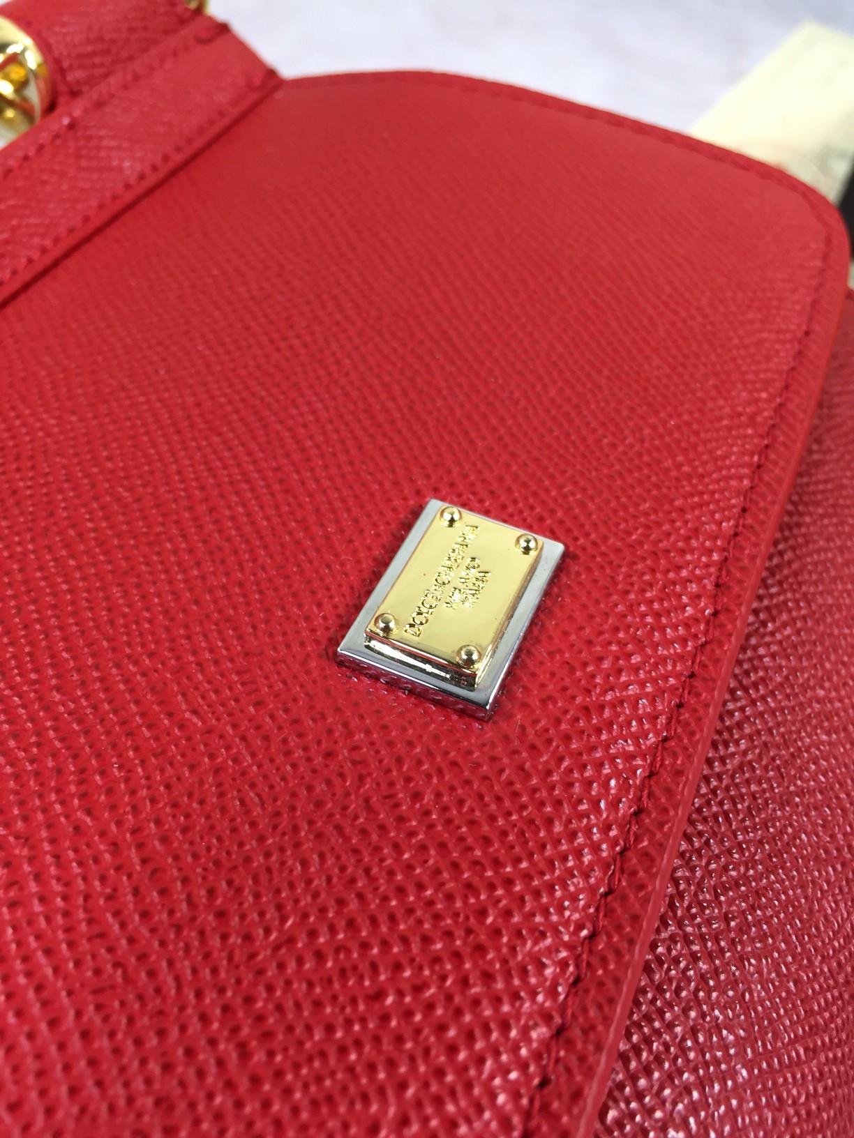 小号高端货Dolce&Gabbana杜嘉班纳斜挎女包细腻手工制造经典款纯色百搭众多明星的最爱可斜挎配镜子