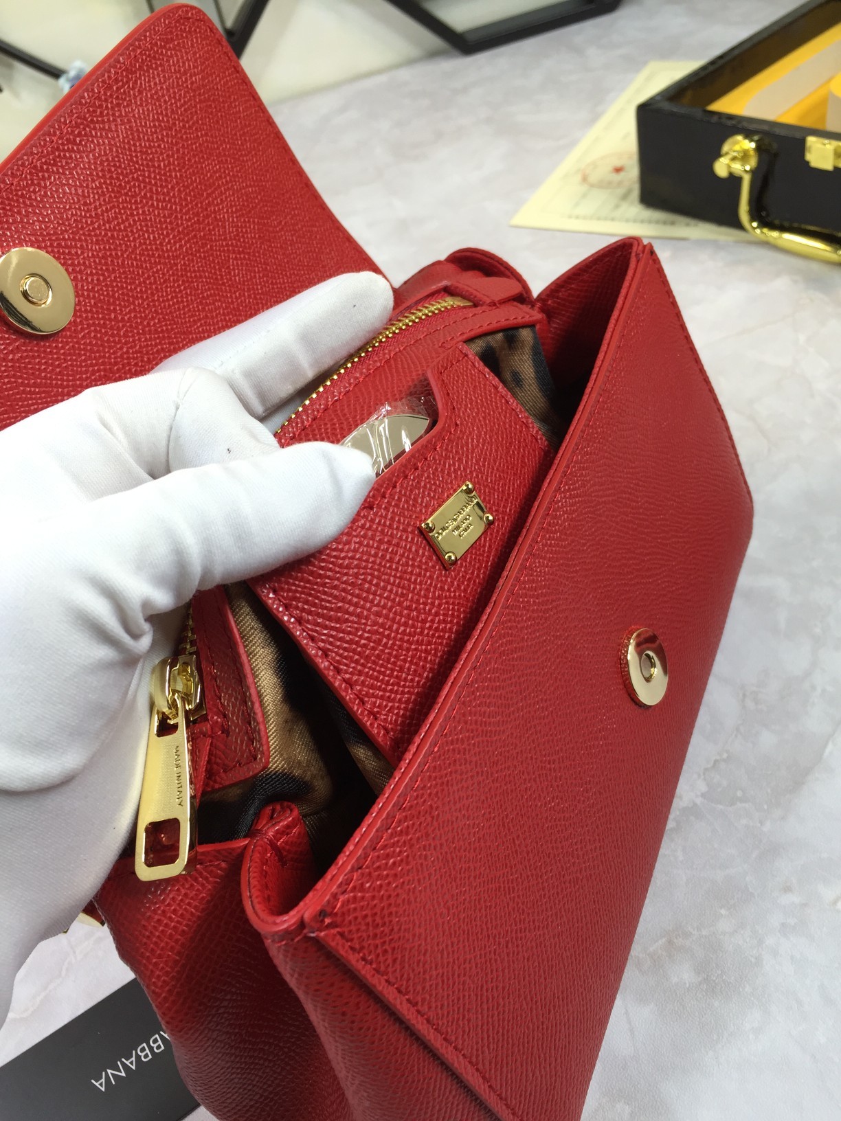 小号高端货Dolce&Gabbana杜嘉班纳斜挎女包细腻手工制造经典款纯色百搭众多明星的最爱可斜挎配镜子