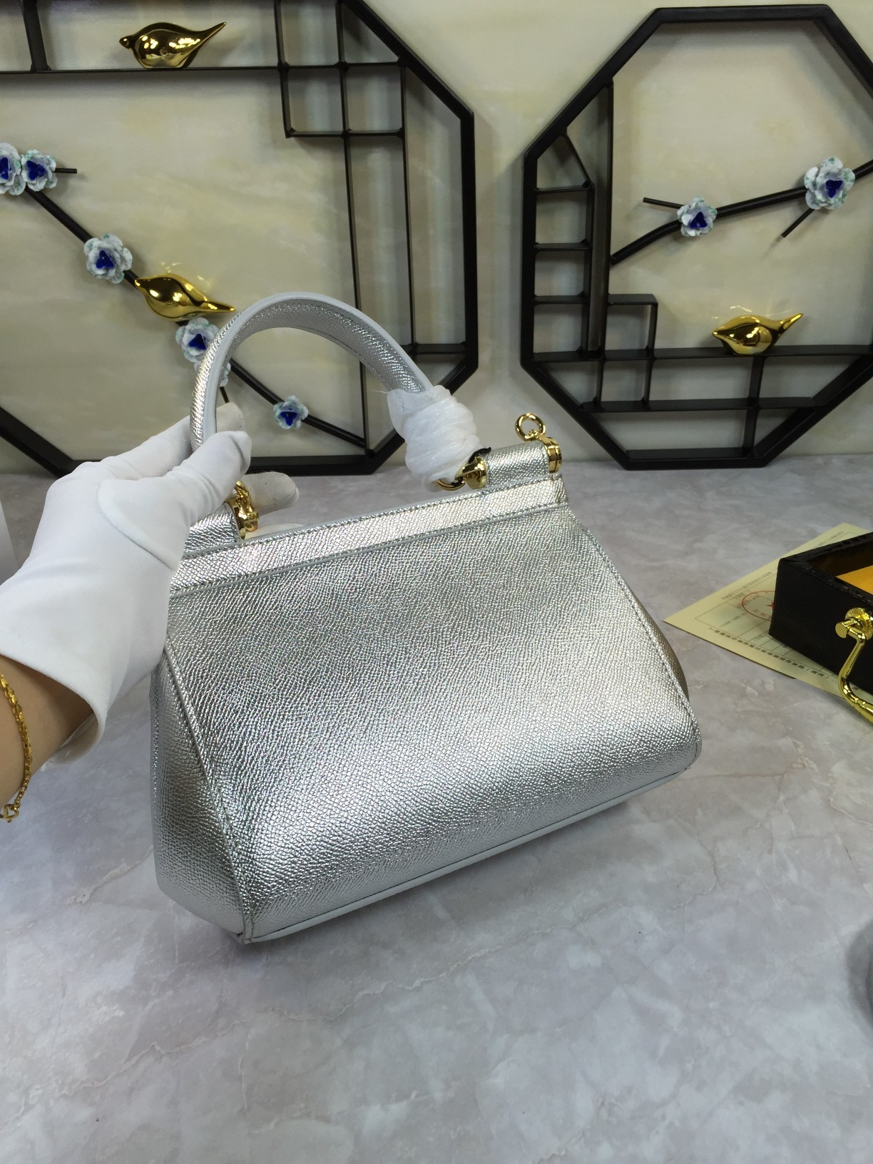 小号高端货Dolce&Gabbana杜嘉班纳斜挎女包细腻手工制造经典款纯色百搭众多明星的最爱可斜挎配镜子