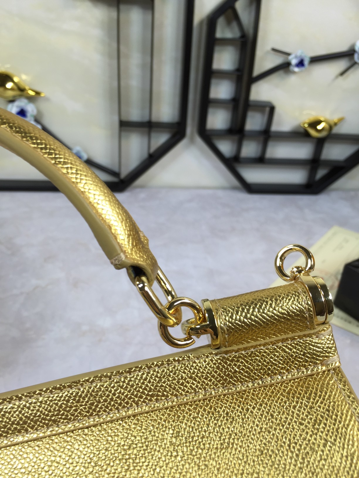 小号高端货Dolce&Gabbana杜嘉班纳斜挎女包细腻手工制造经典款纯色百搭众多明星的最爱可斜挎配镜子