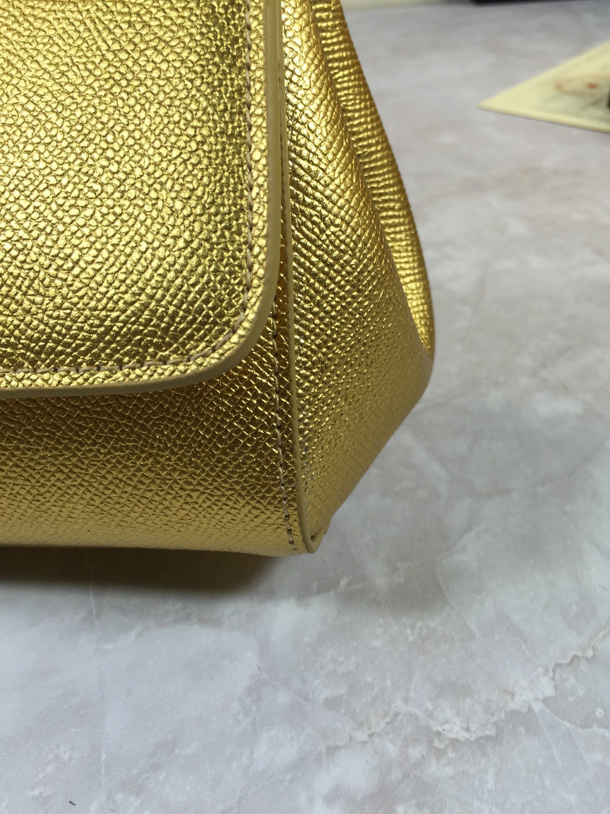 小号高端货Dolce&Gabbana杜嘉班纳斜挎女包细腻手工制造经典款纯色百搭众多明星的最爱可斜挎配镜子