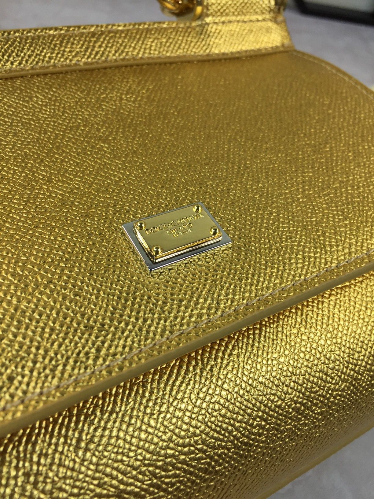 小号高端货Dolce&Gabbana杜嘉班纳斜挎女包细腻手工制造经典款纯色百搭众多明星的最爱可斜挎配镜子