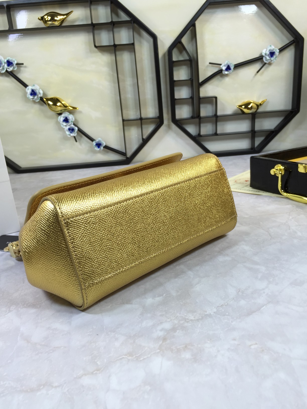 小号高端货Dolce&Gabbana杜嘉班纳斜挎女包细腻手工制造经典款纯色百搭众多明星的最爱可斜挎配镜子