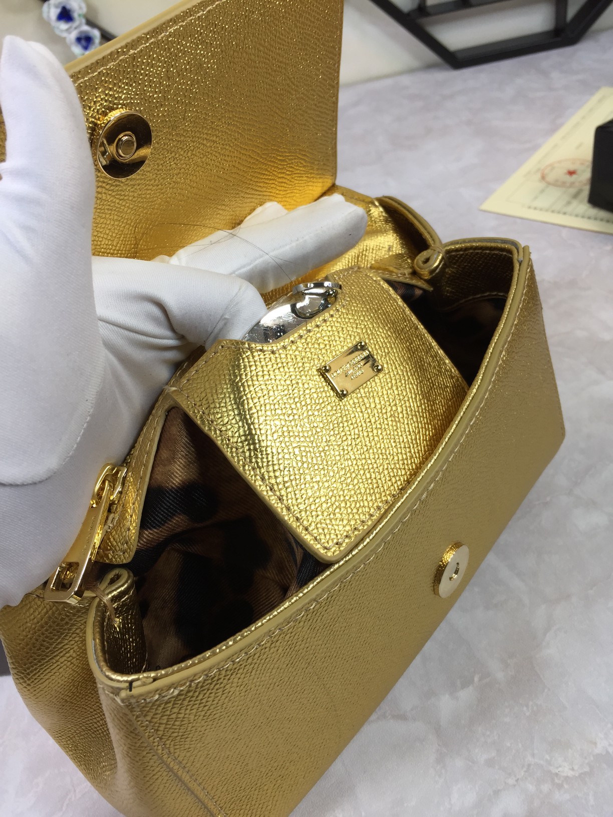 小号高端货Dolce&Gabbana杜嘉班纳斜挎女包细腻手工制造经典款纯色百搭众多明星的最爱可斜挎配镜子