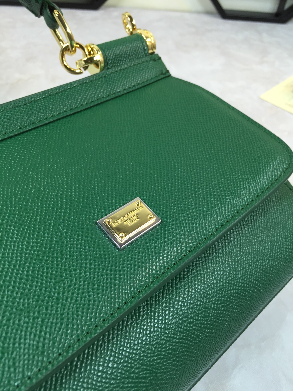 小号高端货Dolce&Gabbana杜嘉班纳斜挎女包细腻手工制造经典款纯色百搭众多明星的最爱可斜挎配镜子