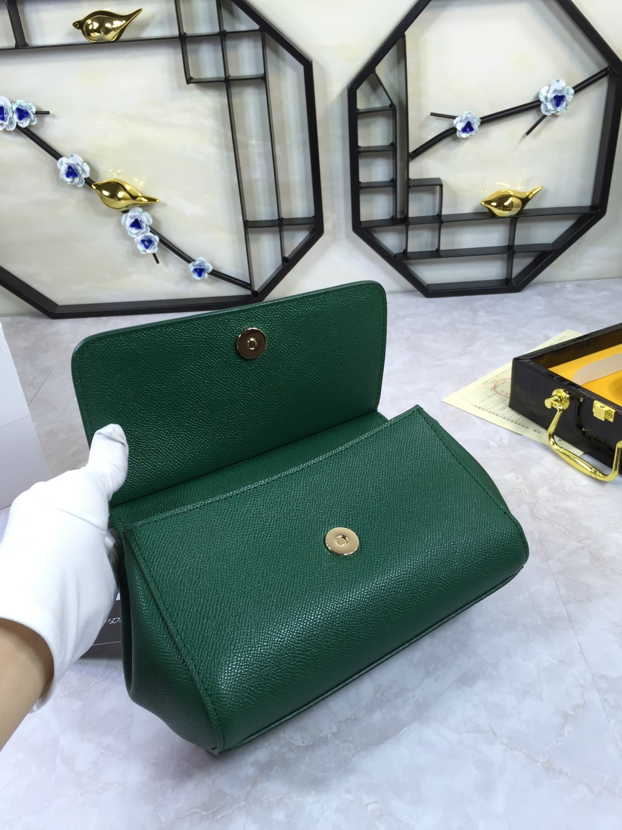 小号高端货Dolce&Gabbana杜嘉班纳斜挎女包细腻手工制造经典款纯色百搭众多明星的最爱可斜挎配镜子