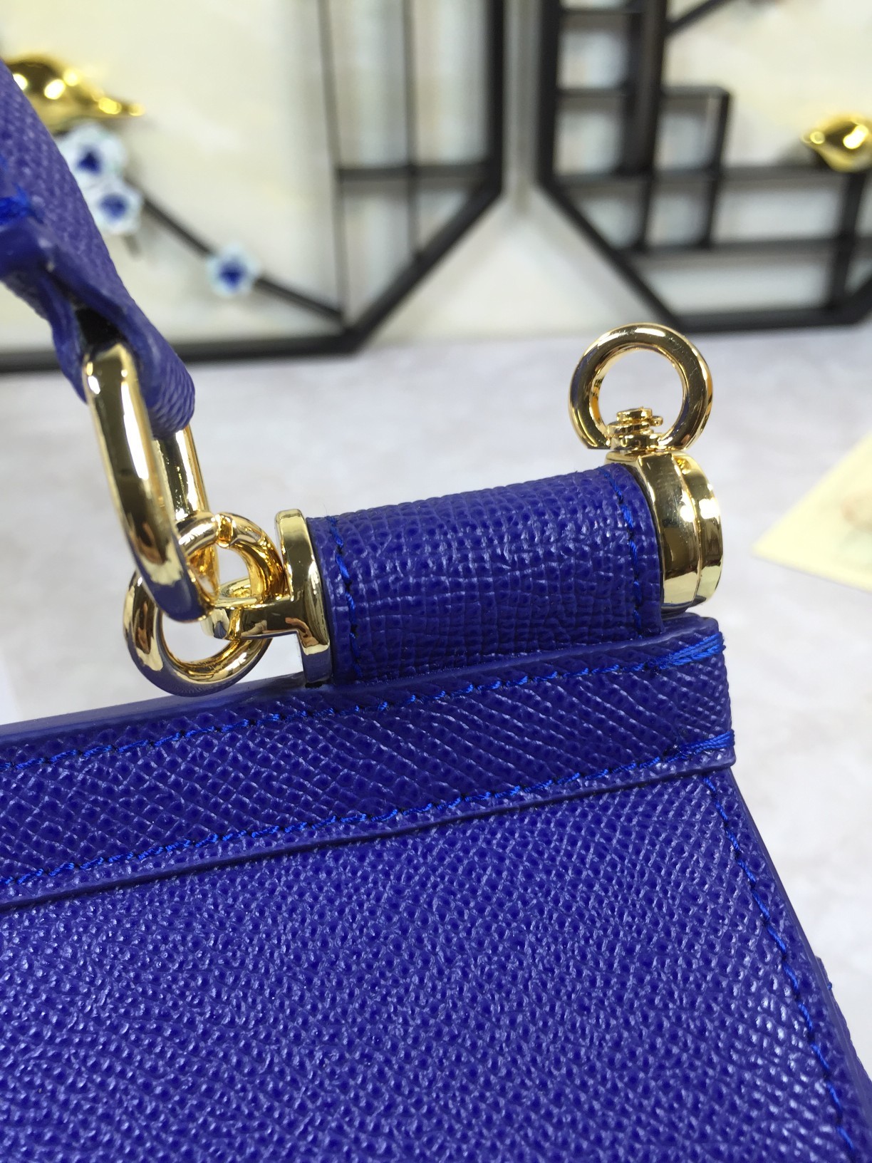 小号高端货Dolce&Gabbana杜嘉班纳斜挎女包细腻手工制造经典款纯色百搭众多明星的最爱可斜挎配镜子