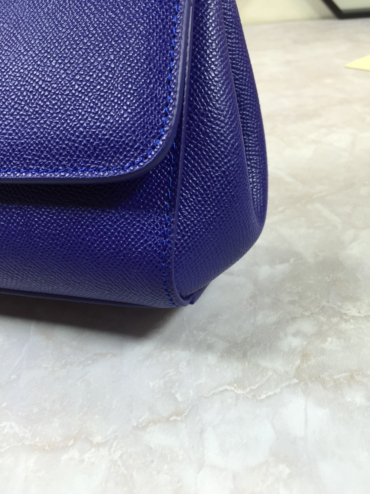 小号高端货Dolce&Gabbana杜嘉班纳斜挎女包细腻手工制造经典款纯色百搭众多明星的最爱可斜挎配镜子