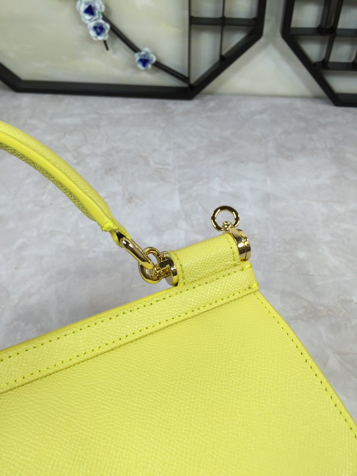 小号高端货Dolce&Gabbana杜嘉班纳斜挎女包细腻手工制造经典款纯色百搭众多明星的最爱可斜挎配镜子