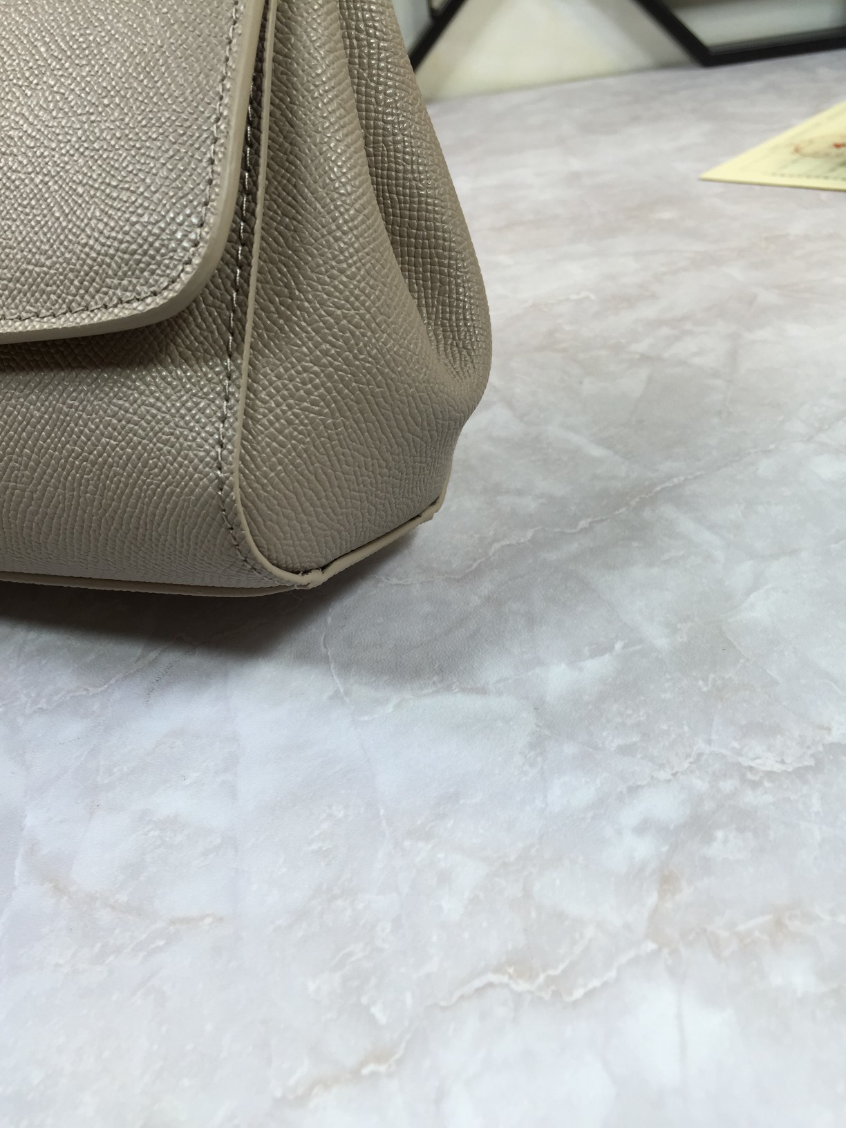 小号高端货Dolce&Gabbana杜嘉班纳斜挎女包细腻手工制造经典款纯色百搭众多明星的最爱可斜挎配镜子