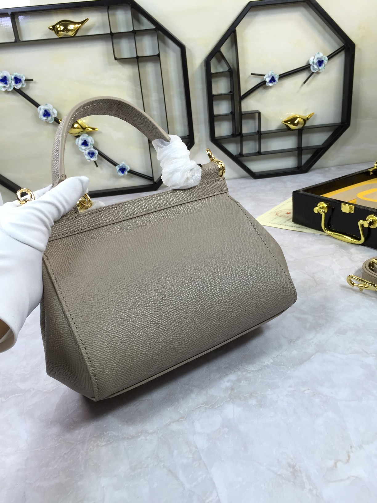 小号高端货Dolce&Gabbana杜嘉班纳斜挎女包细腻手工制造经典款纯色百搭众多明星的最爱可斜挎配镜子