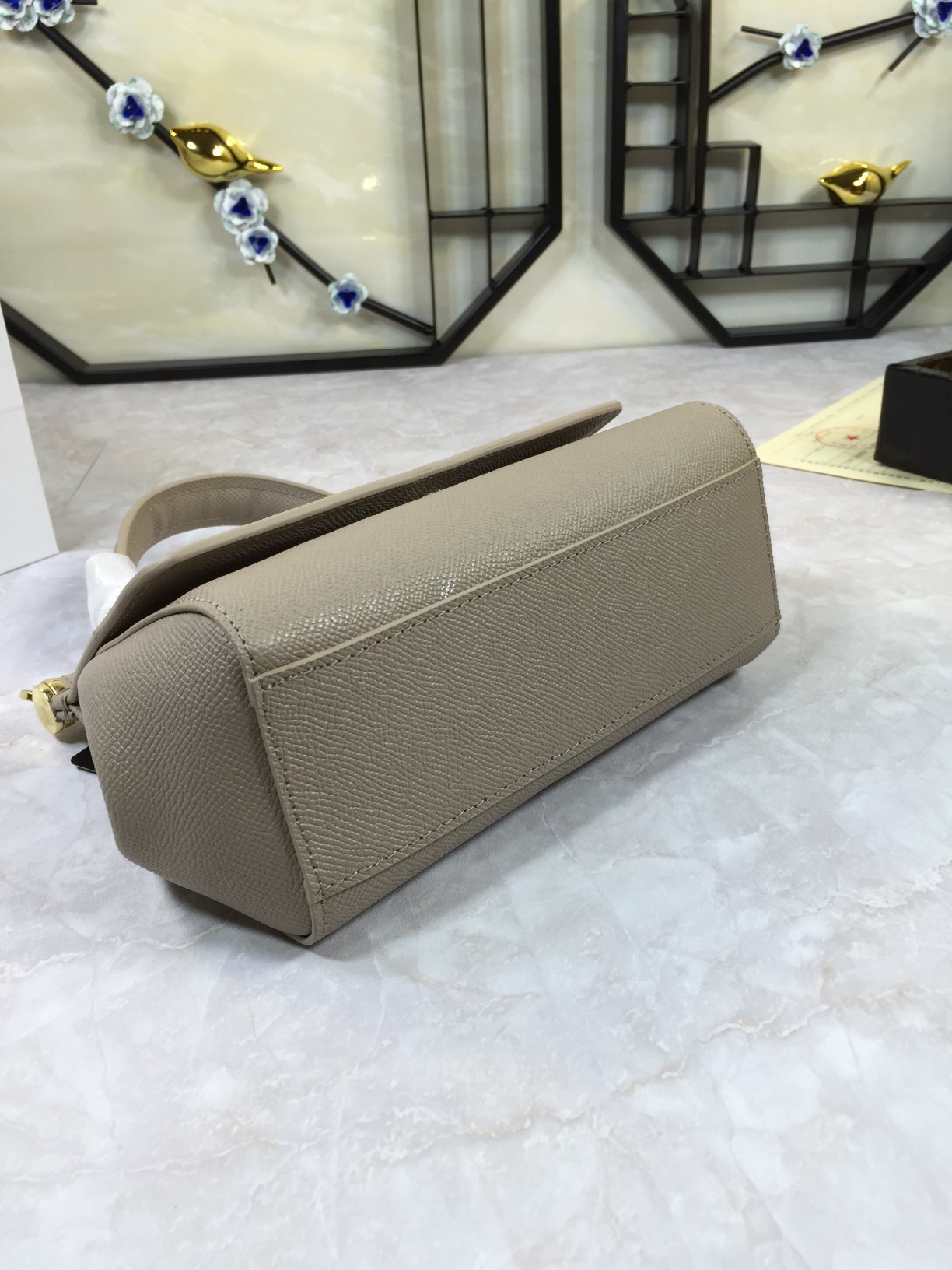 小号高端货Dolce&Gabbana杜嘉班纳斜挎女包细腻手工制造经典款纯色百搭众多明星的最爱可斜挎配镜子