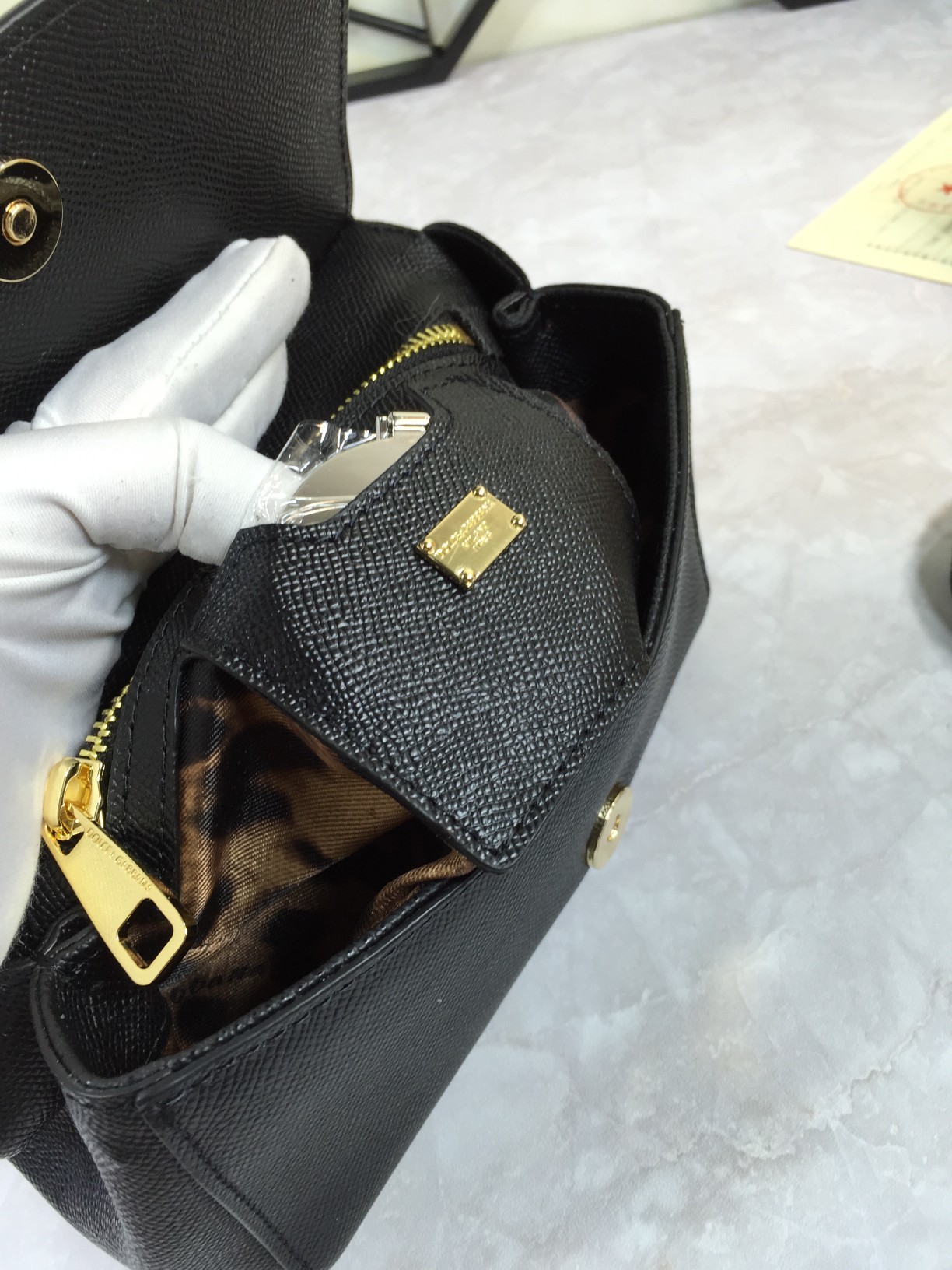 小号高端货Dolce&Gabbana杜嘉班纳斜挎女包细腻手工制造经典款纯色百搭众多明星的最爱可斜挎配镜子