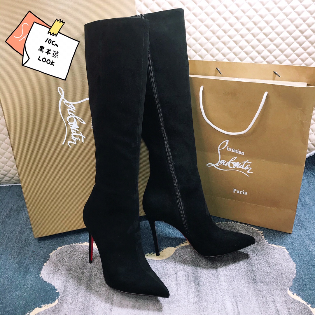 NO:337063,High-end customized autumn and winter boot series!  H10Cm, size 34-43. Private mold trademark zipper 980.902-016 black cowhide. Sheepskin, genuine leather sole. Official website synchronization, 16-inch long boots Standard European size Reference:902-016 Color:black Material:veau velours Lining:goat leather Heel height:10Cm Sole:leather sole Size:EUR 34-43 (US 4-11):980,,christian louboutin,boots,cowhide,sheepskin,Leather soles19860909高端订制 秋冬靴系列！ H10Cm,尺码34-43码.私模商标拉链 980.902-016黑牛皮.羊皮里,真皮大底.官网同步,16寸长靴 标准欧码 Reference:902-016 Color:black Material:veau velours Lining:goat leather Heel heigh:10Cm Sole:leather sole Size:EUR 34－43（US 4一11) :980,,christian louboutin,boots,cowhide,sheepskin,Leather soles,Women's Shoes