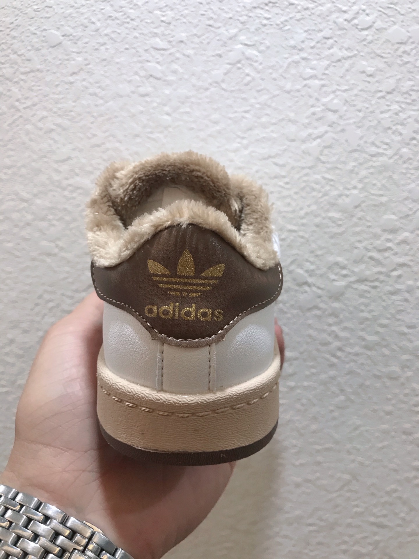 图片[6]-🎉Adidas 三叶草mo shu tie 官网贝壳头新配色闪亮登场🎉 [玫瑰]校园阿迪达斯贝壳头三叶草☘️加绒棉鞋雪地鞋[玫瑰]男女童鞋米白色与米黑色款[玫瑰]魔术贴设计穿脱方便快捷运动鞋[玫瑰]加绒护脚保暖首选款[玫瑰][玫瑰]米粽绒让宝宝上脚更上档次与高贵气场尺码26-35🎉🎉🎉-选品中心