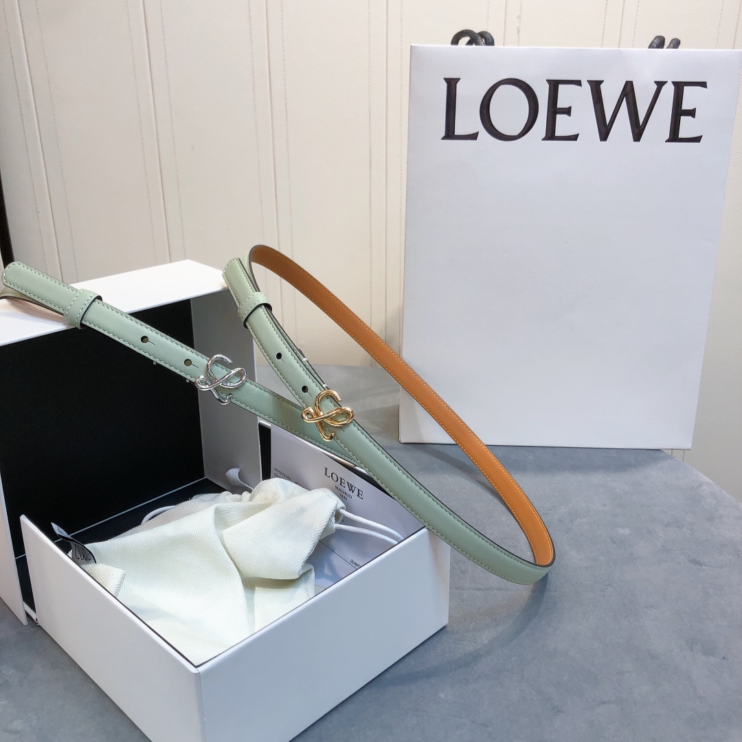 Loewe✨罗意威 2020Sss秋冬新款 光滑小牛皮腰带 外缝线窄版对比色缝线衿腰带 配有 L 字母组