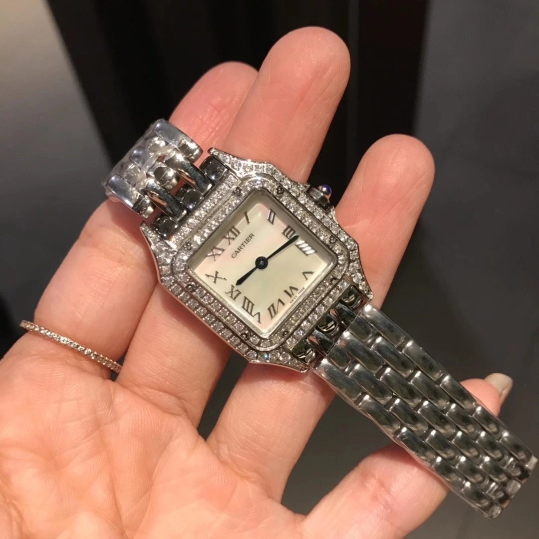 Cartier 卡家Panthère de Cartier 猎豹系列腕表 原装尺寸 316L精钢表壳 中号：27 x 37毫米