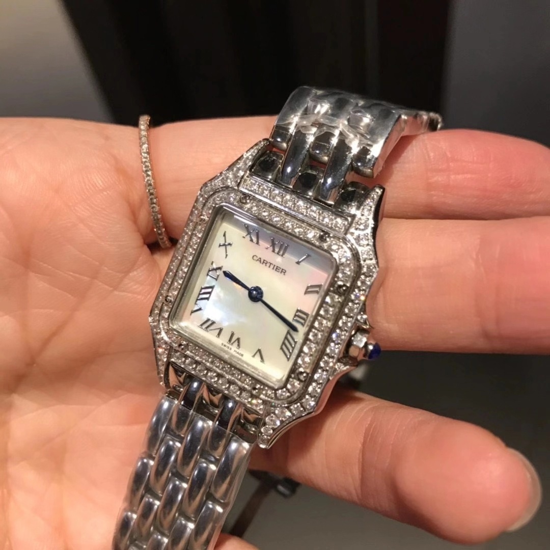 Cartier 卡家Panthère de Cartier 猎豹系列腕表 原装尺寸 316L精钢表壳 中号：27 x 37毫米
