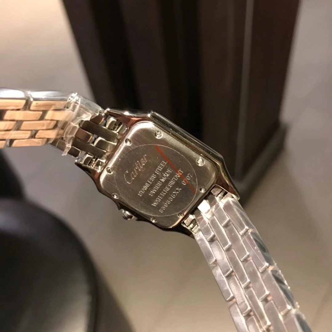 Cartier 卡家Panthère de Cartier 猎豹系列腕表 原装尺寸 316L精钢表壳 中号：27 x 37毫米