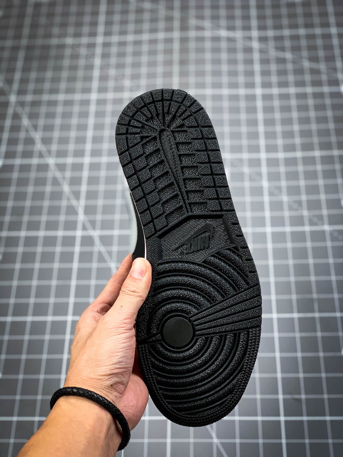 260  Air Jordan 1 Mid AJ1乔1中帮文化篮球鞋 男鞋8孔 554724-113