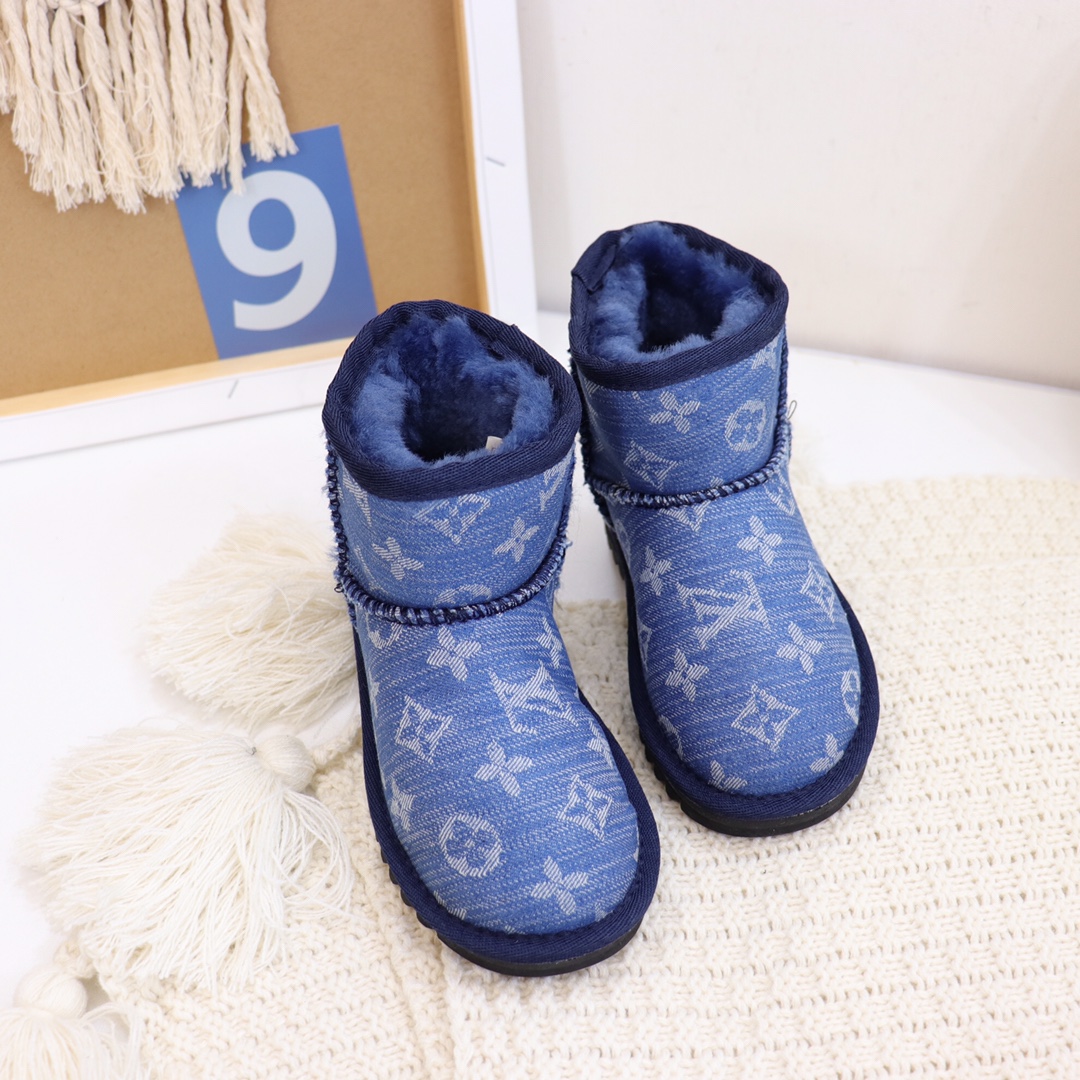 图片[2]-UGG LV字母logo联名款 水洗风格字母⤴️耐磨耐用 🦙内里羊皮毛 专柜同步轻翼大底 儿童25–35…-选品中心