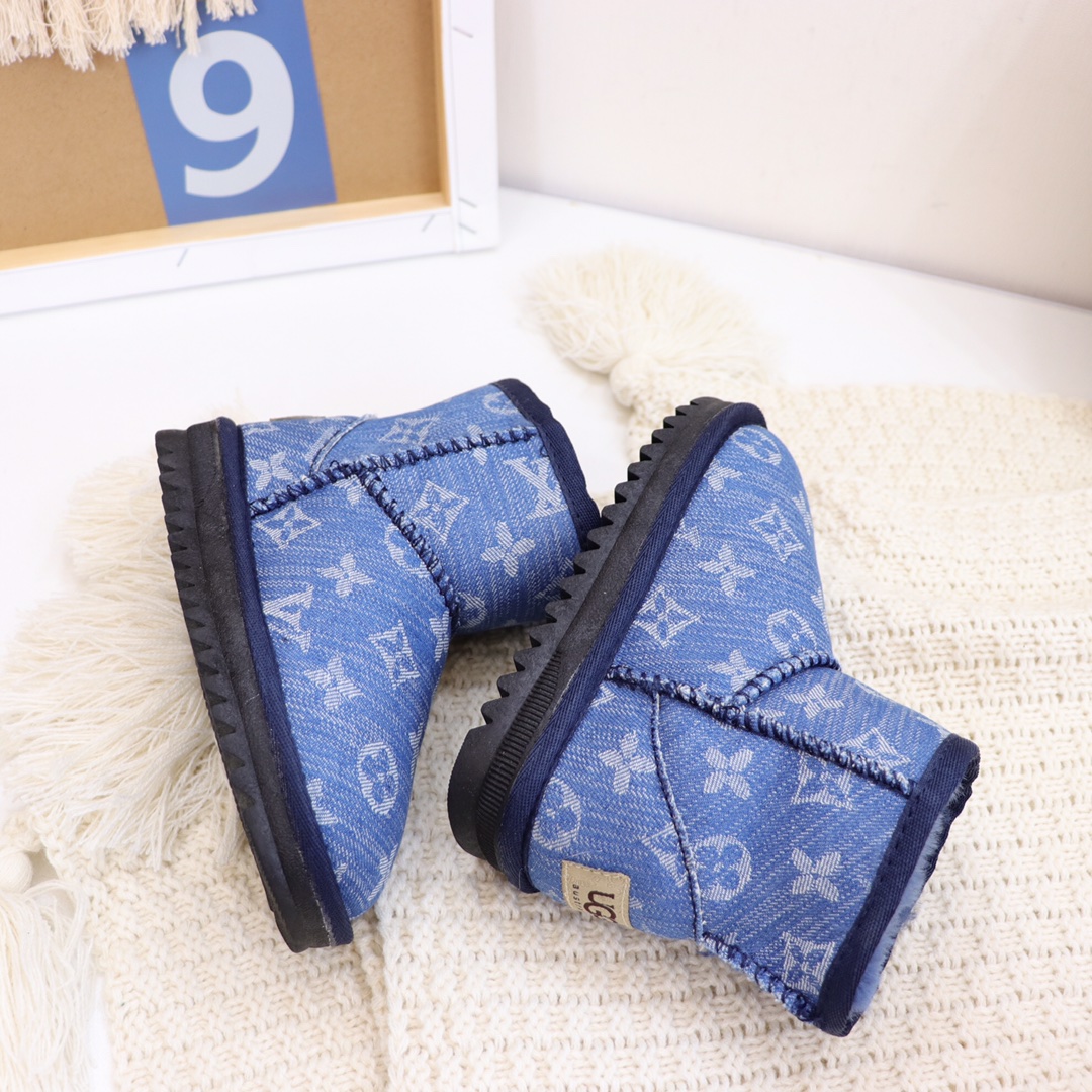 图片[5]-UGG LV字母logo联名款 水洗风格字母⤴️耐磨耐用 🦙内里羊皮毛 专柜同步轻翼大底 儿童25–35…-选品中心