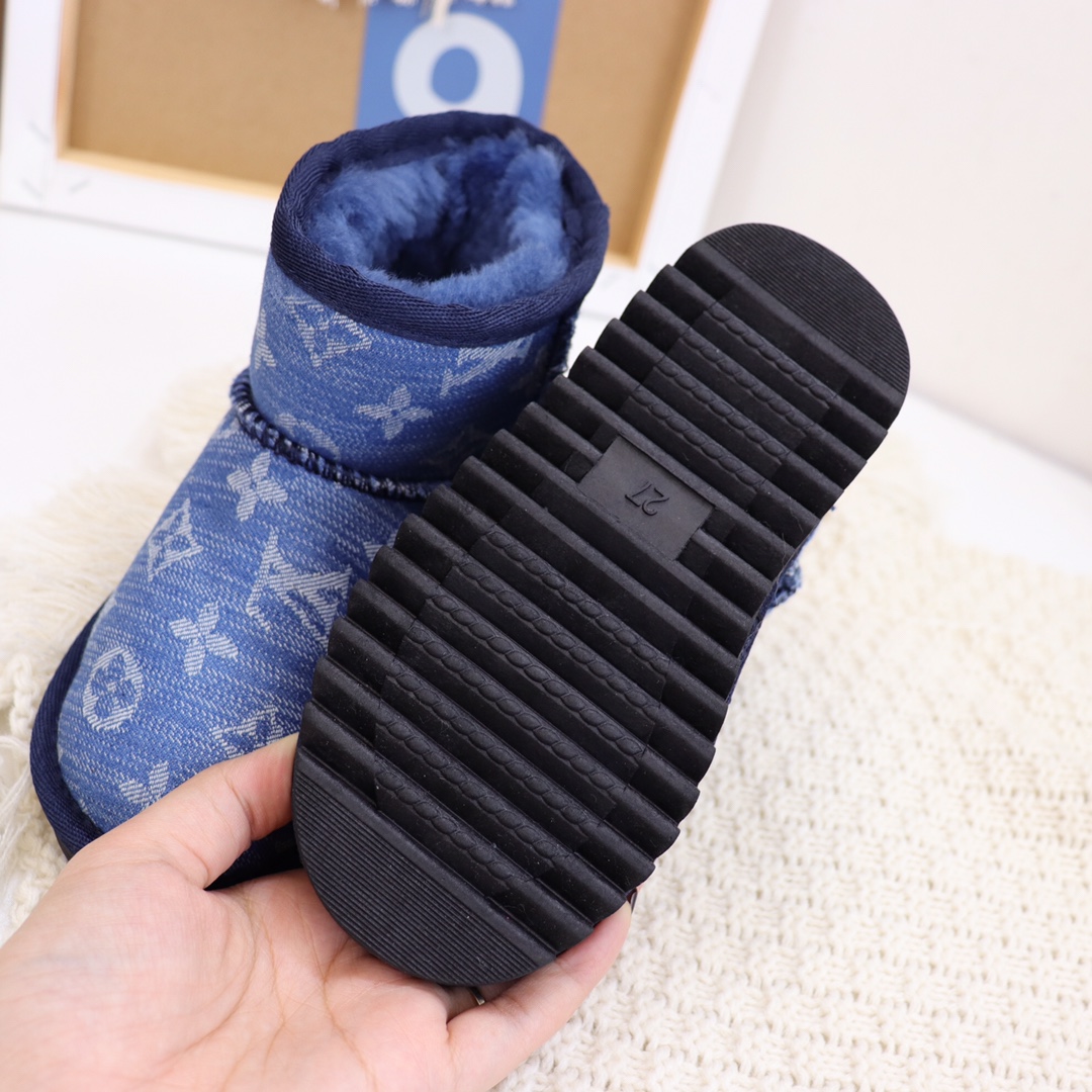 图片[6]-UGG LV字母logo联名款 水洗风格字母⤴️耐磨耐用 🦙内里羊皮毛 专柜同步轻翼大底 儿童25–35…-选品中心