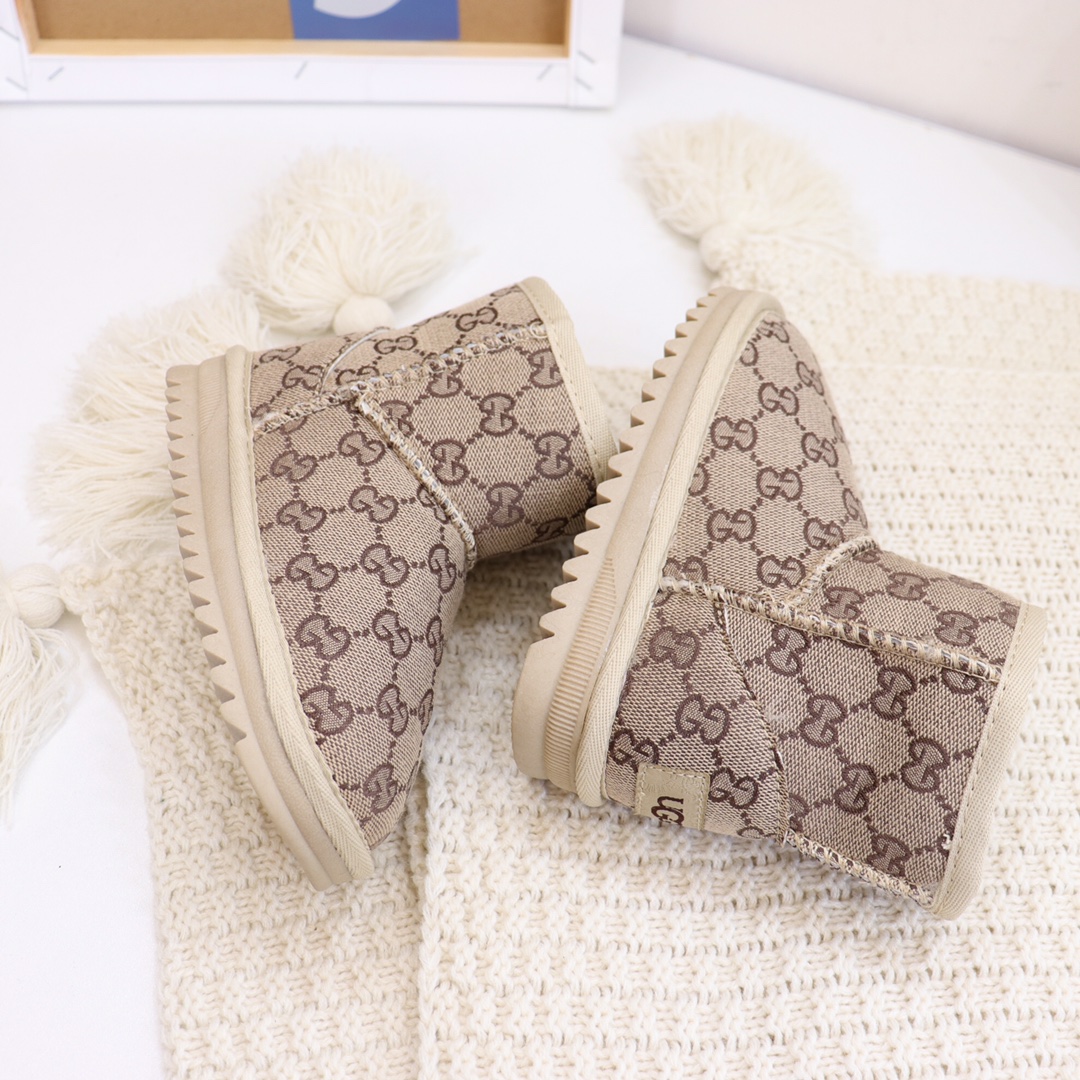 图片[5]-UGG 古驰字母logo联名款 水洗风格字母⤴️耐磨耐用 🦙内里羊皮毛 专柜同步轻翼大底 儿童25–35…-选品中心