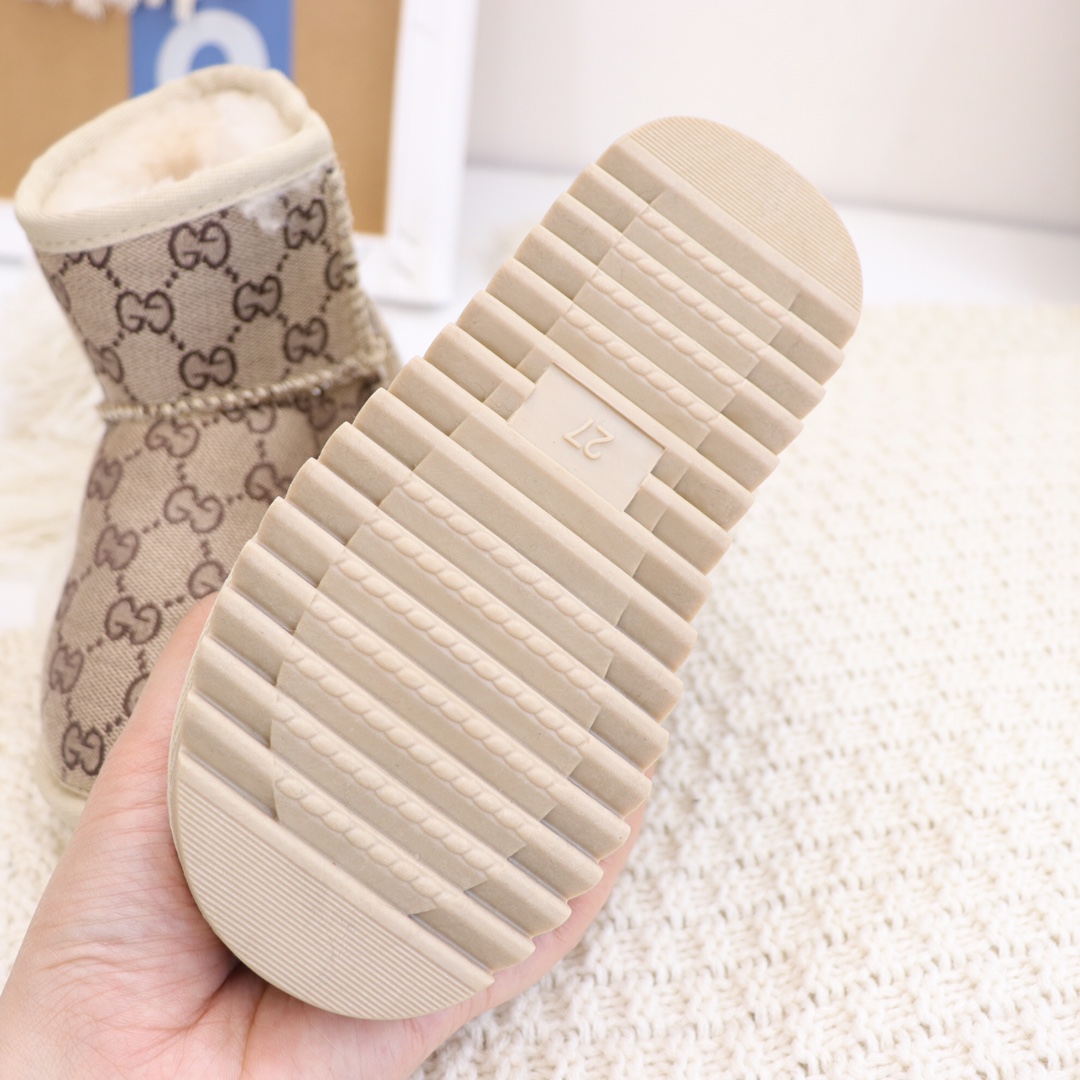 图片[9]-UGG 古驰字母logo联名款 水洗风格字母⤴️耐磨耐用 🦙内里羊皮毛 专柜同步轻翼大底 儿童25–35…-选品中心