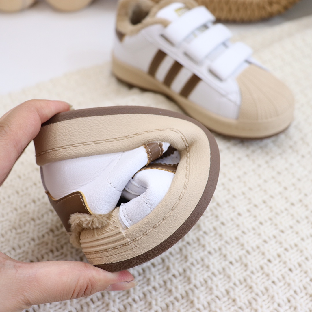 图片[9]-特加绒AD贝壳头魔术贴板鞋 头层软牛皮打造.全鞋加绒👍魔术贴设计穿脱方便快捷运动鞋⬇️加绒护脚保暖首选款。-选品中心