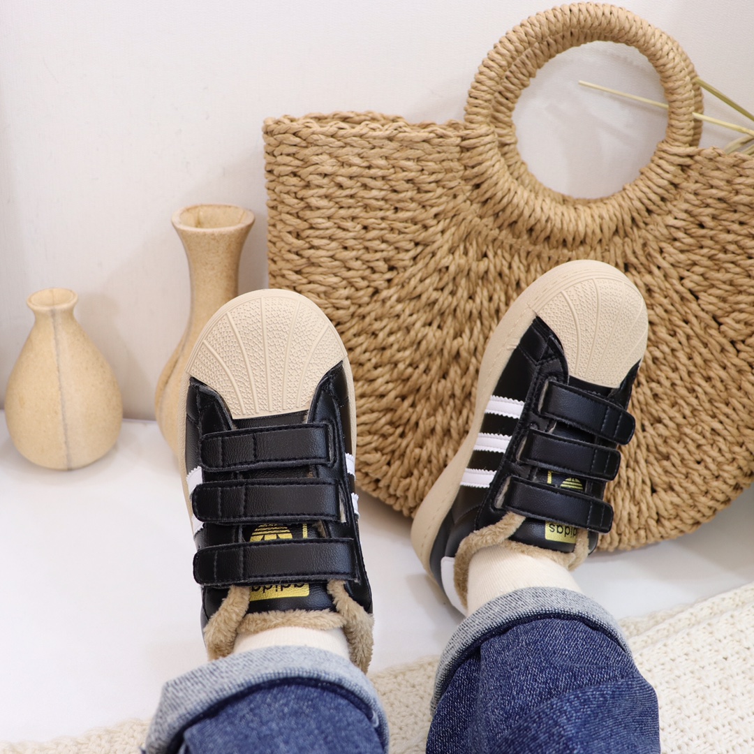 图片[4]-特加绒AD贝壳头魔术贴板鞋 头层软牛皮打造.全鞋加绒👍魔术贴设计穿脱方便快捷运动鞋⬇️加绒护脚保暖首选款。\”},\”album\”：{\”vipState\”：1,\”id\”：\”_ZDjDjTqnvoPJ93tyUFnnHNncXnonxzUY-选品中心