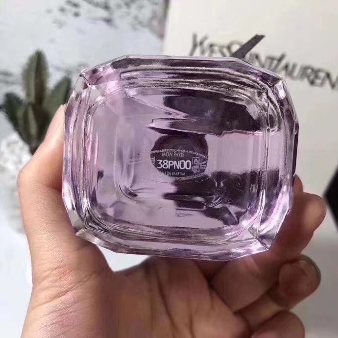 Yves Saint Laurent Mon Paris Couture Eau de Parfum 90ml - Floral & Fruity 5 i1604388936 7383 4
