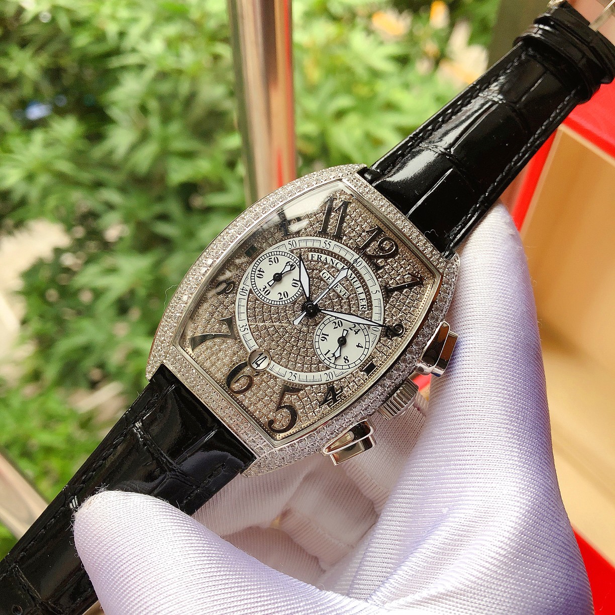 Frank Müller Franck Muller Men’s Wristwatch: Top Swiss Brand with Unique Design