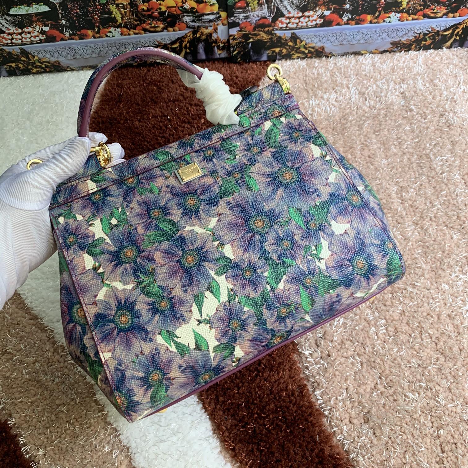 Dolce&Gabbana杜嘉班纳明星同款斜挎包可斜挎配镜子海外代购专用品有范有气场全新包型任何搭配都可