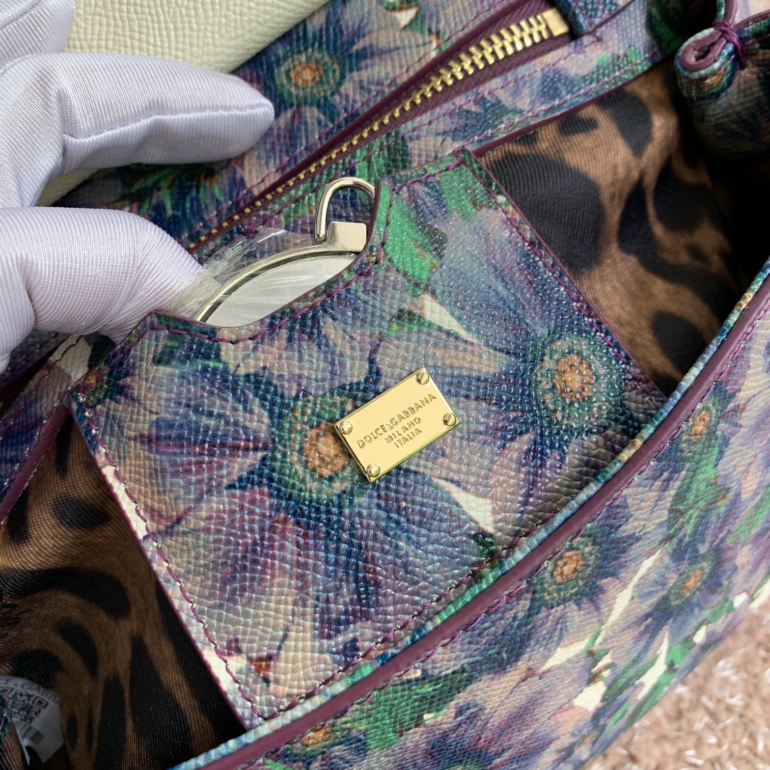 Dolce&Gabbana杜嘉班纳明星同款斜挎包可斜挎配镜子海外代购专用品有范有气场全新包型任何搭配都可