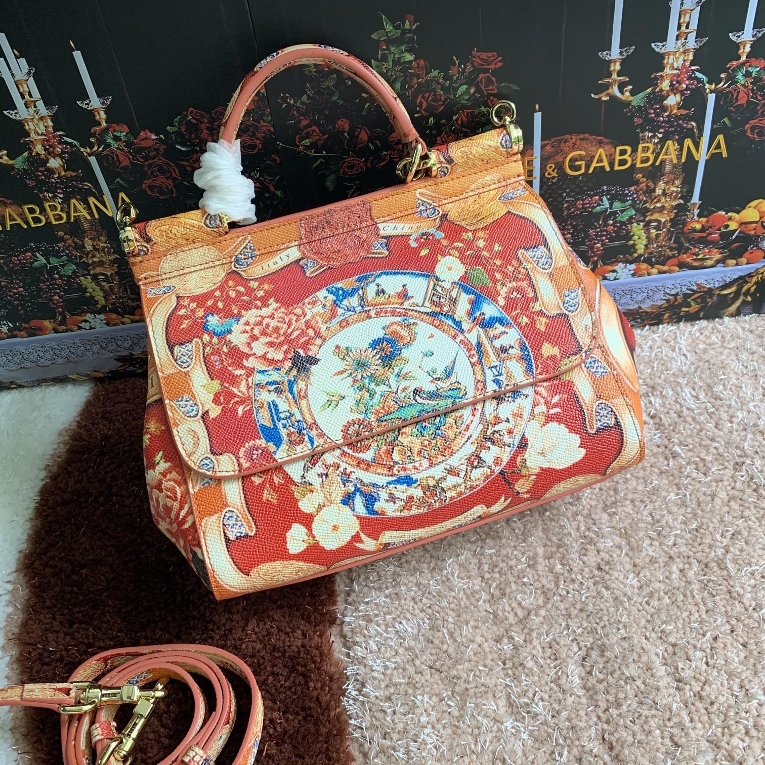 Dolce&Gabbana杜嘉班纳明星同款斜挎包可斜挎配镜子海外代购专用品有范有气场全新包型任何搭配都可