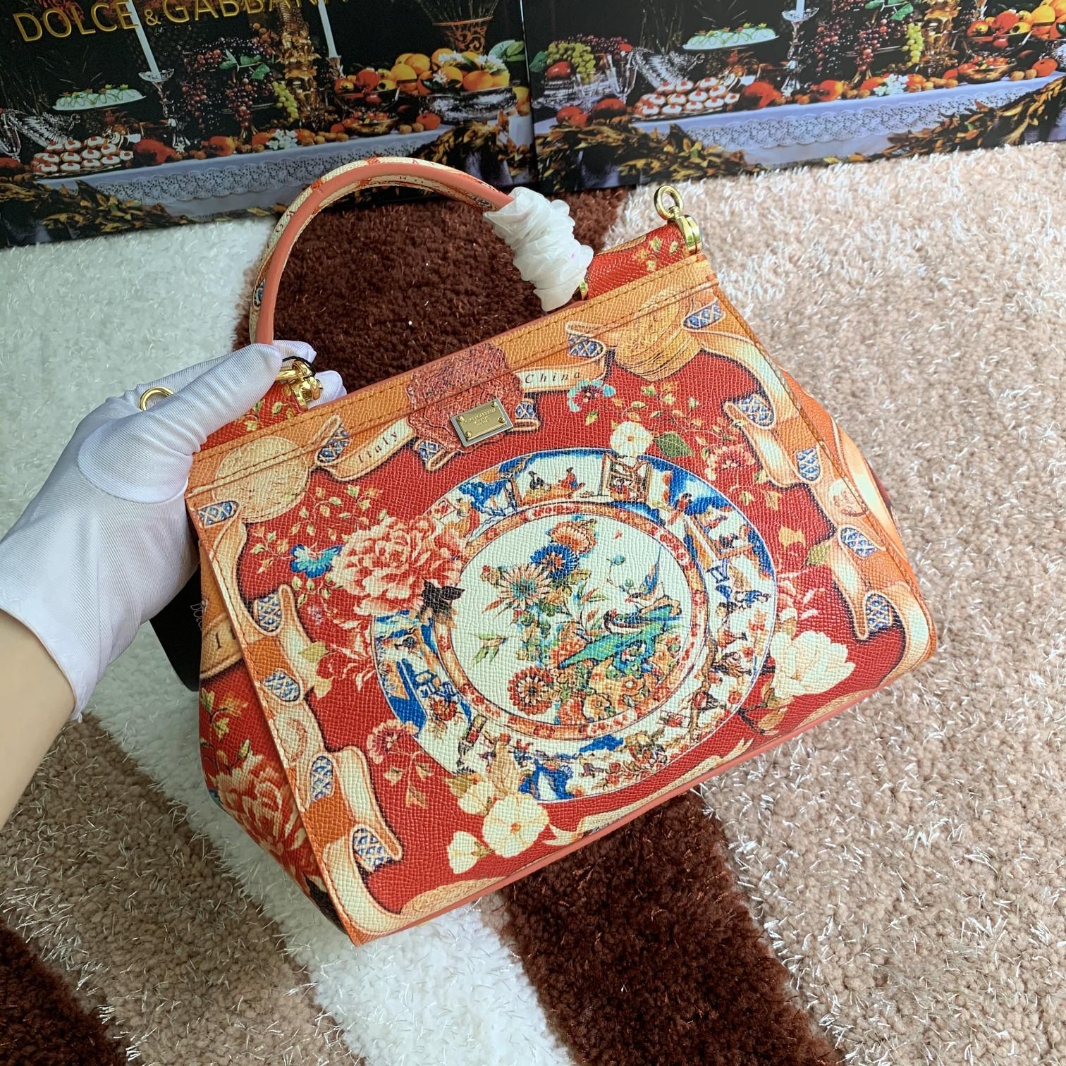 Dolce&Gabbana杜嘉班纳明星同款斜挎包可斜挎配镜子海外代购专用品有范有气场全新包型任何搭配都可