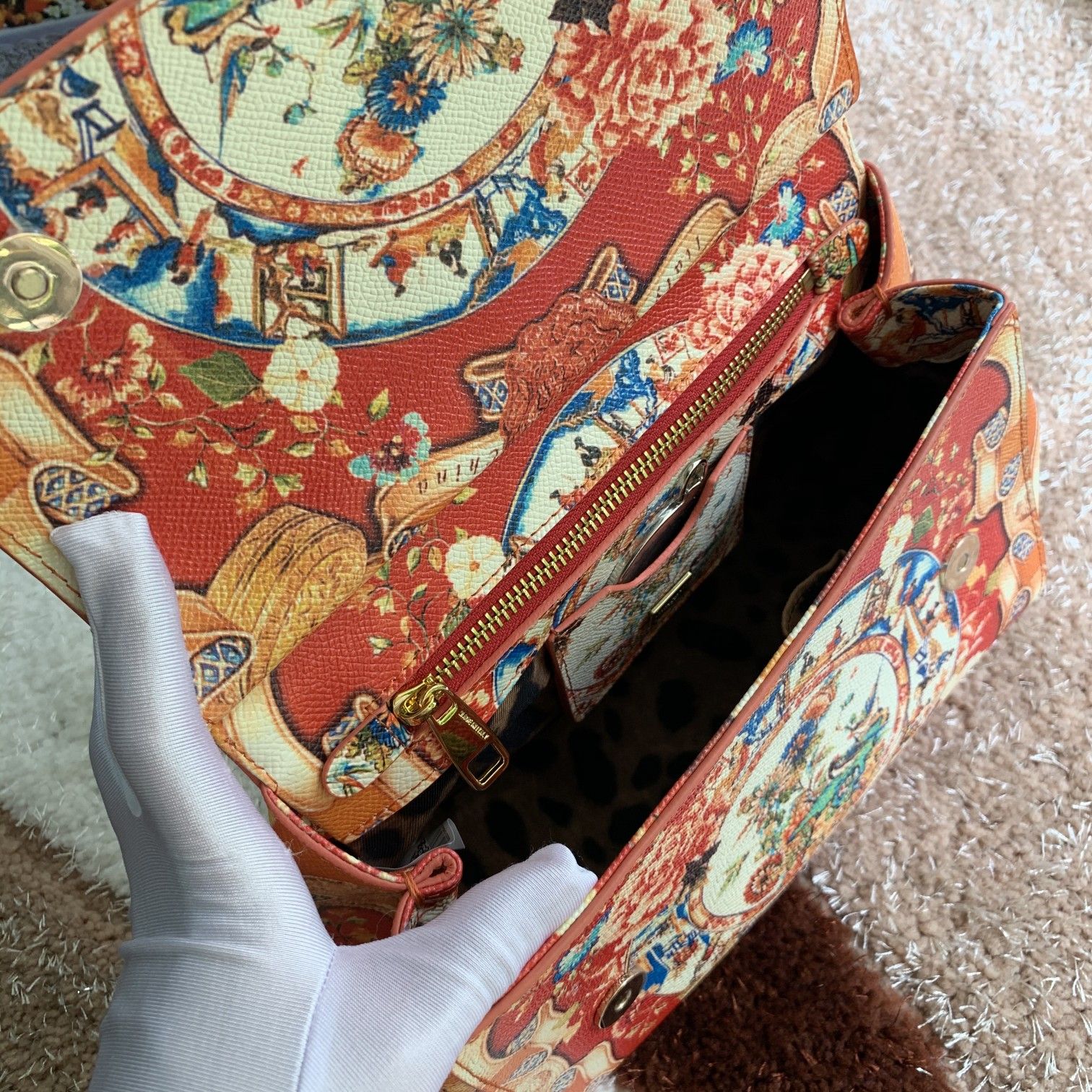 Dolce&Gabbana杜嘉班纳明星同款斜挎包可斜挎配镜子海外代购专用品有范有气场全新包型任何搭配都可