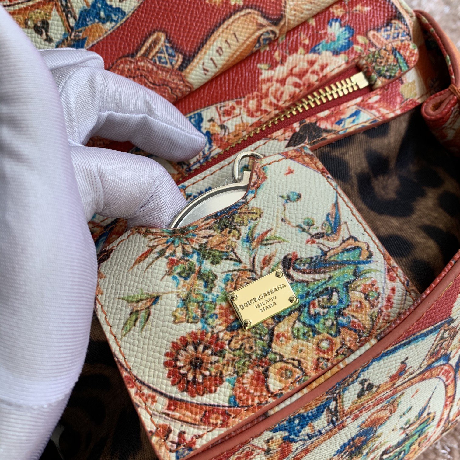 Dolce&Gabbana杜嘉班纳明星同款斜挎包可斜挎配镜子海外代购专用品有范有气场全新包型任何搭配都可