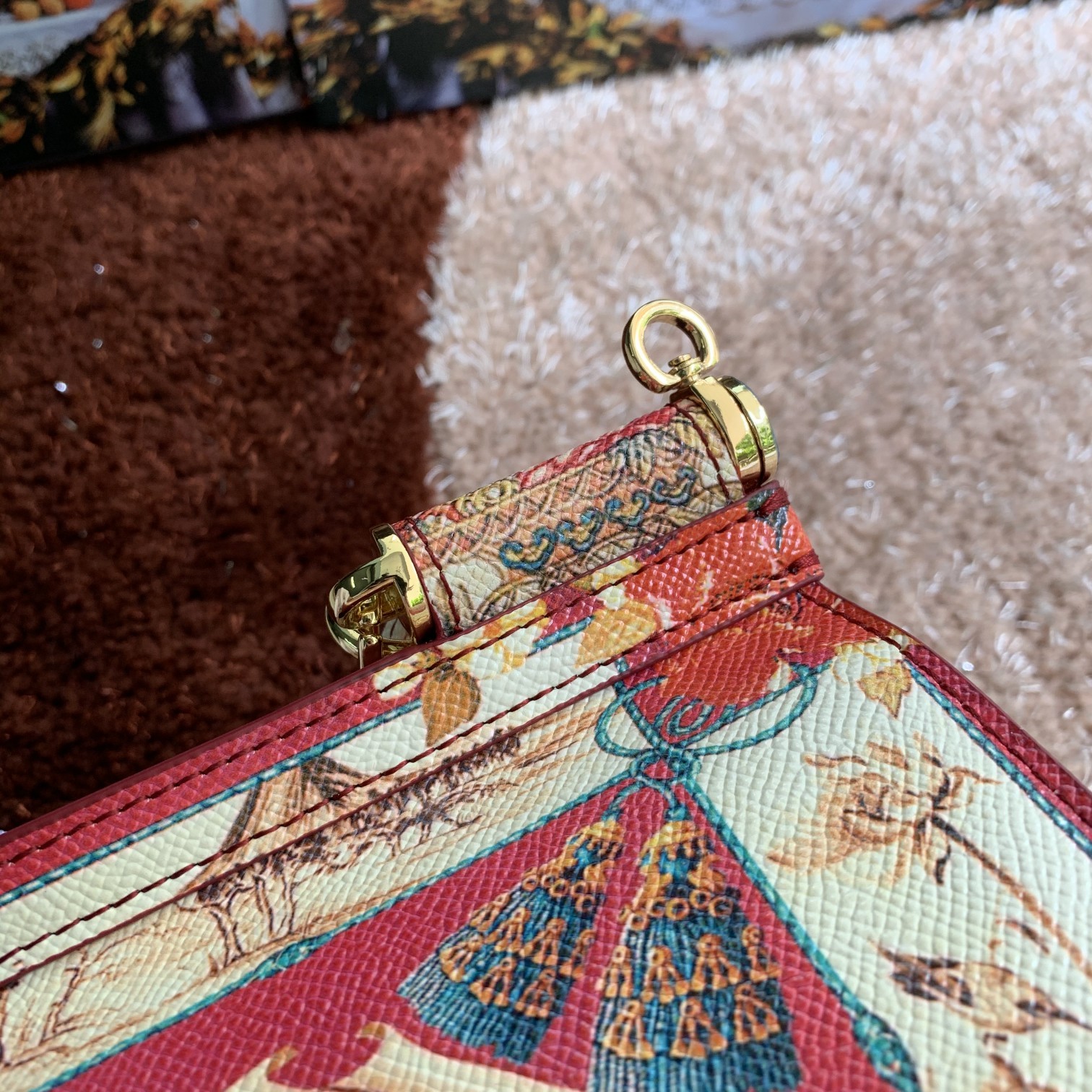 Dolce&Gabbana杜嘉班纳明星同款斜挎包可斜挎配镜子海外代购专用品有范有气场全新包型任何搭配都可