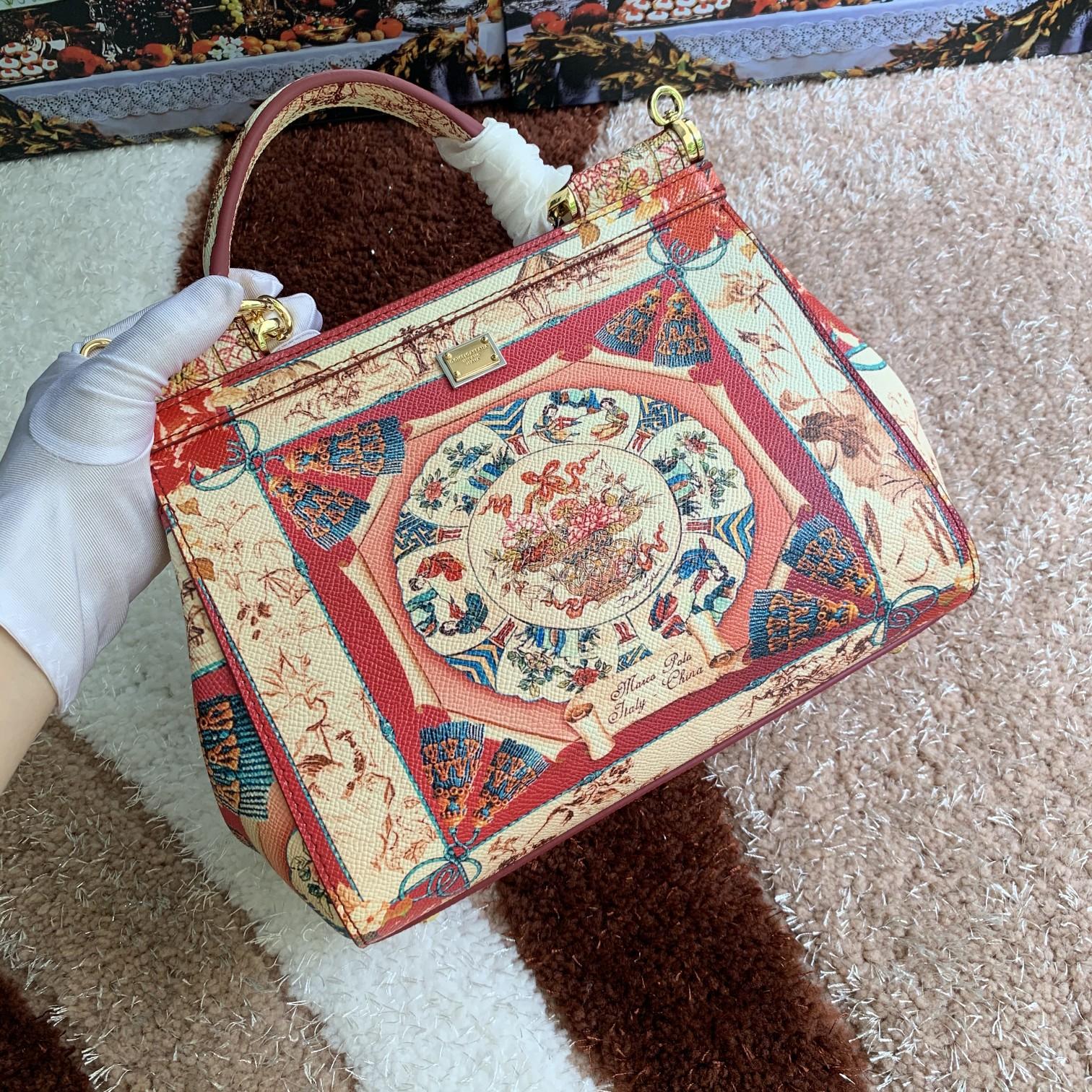 Dolce&Gabbana杜嘉班纳明星同款斜挎包可斜挎配镜子海外代购专用品有范有气场全新包型任何搭配都可