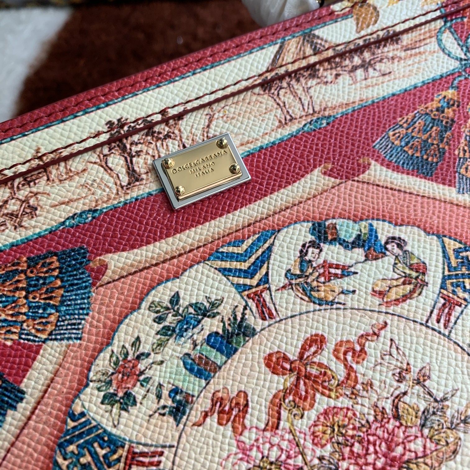 Dolce&Gabbana杜嘉班纳明星同款斜挎包可斜挎配镜子海外代购专用品有范有气场全新包型任何搭配都可