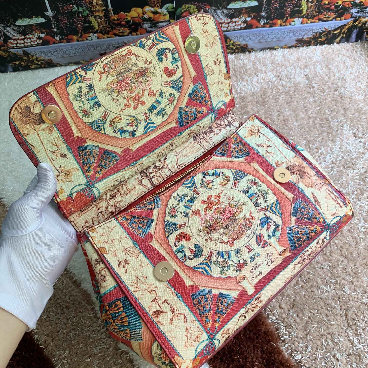 Dolce&Gabbana杜嘉班纳明星同款斜挎包可斜挎配镜子海外代购专用品有范有气场全新包型任何搭配都可