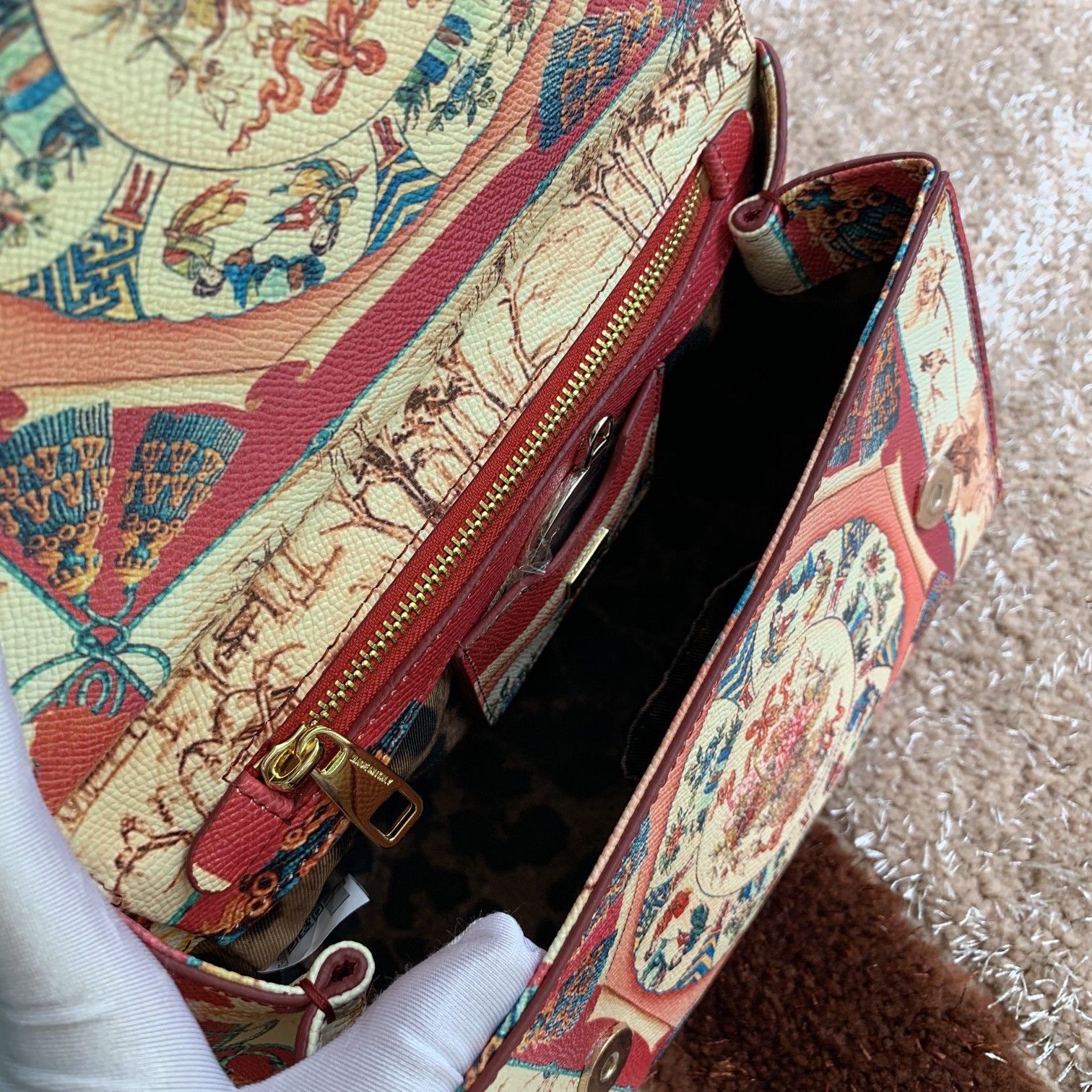 Dolce&Gabbana杜嘉班纳明星同款斜挎包可斜挎配镜子海外代购专用品有范有气场全新包型任何搭配都可